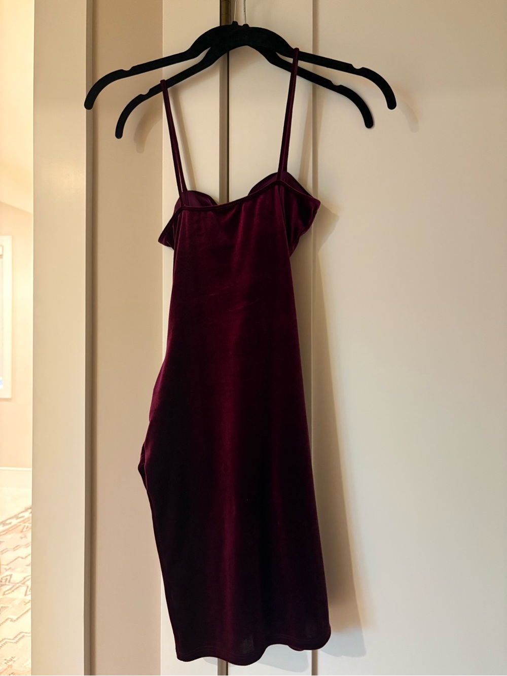 Windsor Velvet Spaghetti Strap Midi Dress - Burgundy